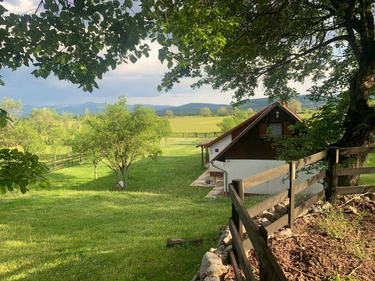 La Prairie Villa Korenica Exteriör bild